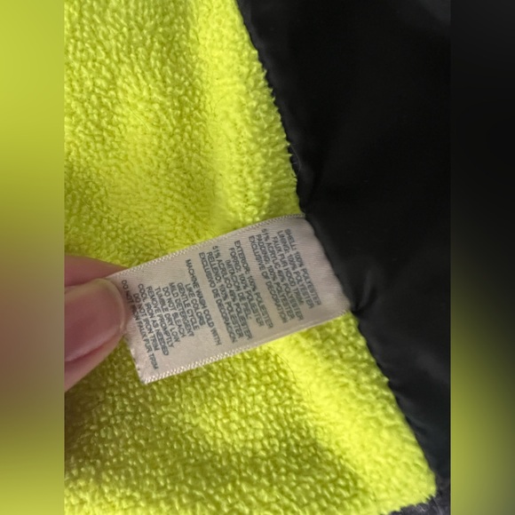 OshKosh B'gosh Boys Coat With Hoodin Black, Gray and Green Puffer Jacket - Picture 8 of 11